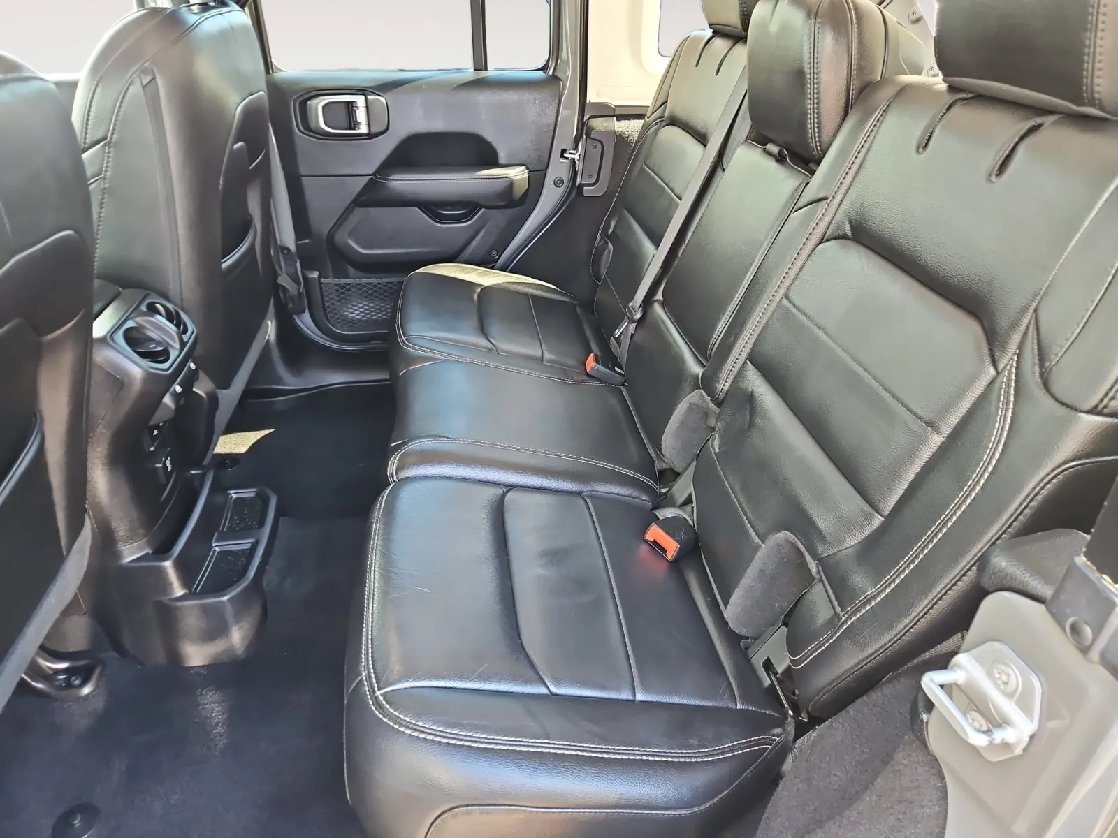 Jeep Wrangler photo 14