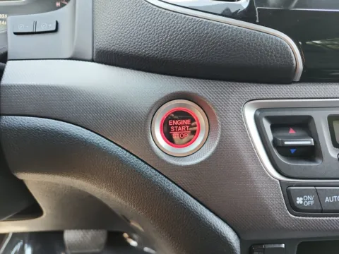 More photos of 2021 Honda Ridgeline RTL at Auto Boutique Ohio, OH