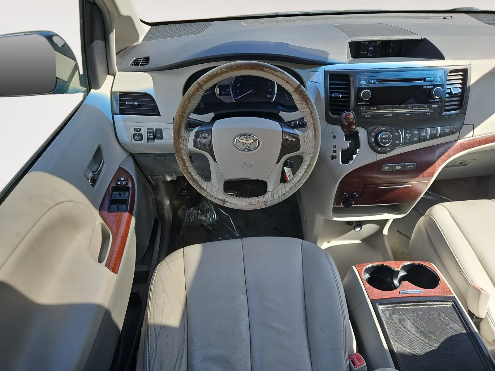 Toyota Sienna photo 10