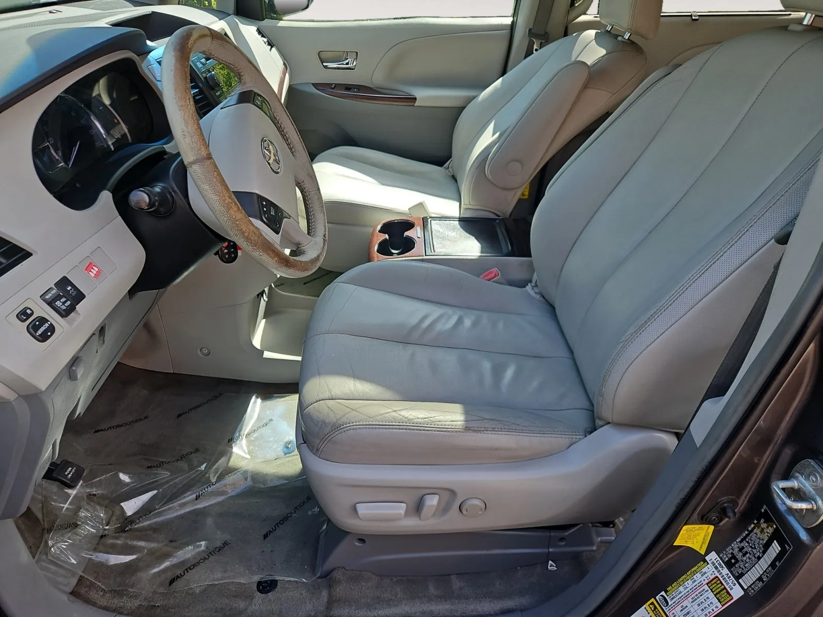 Toyota Sienna photo 9