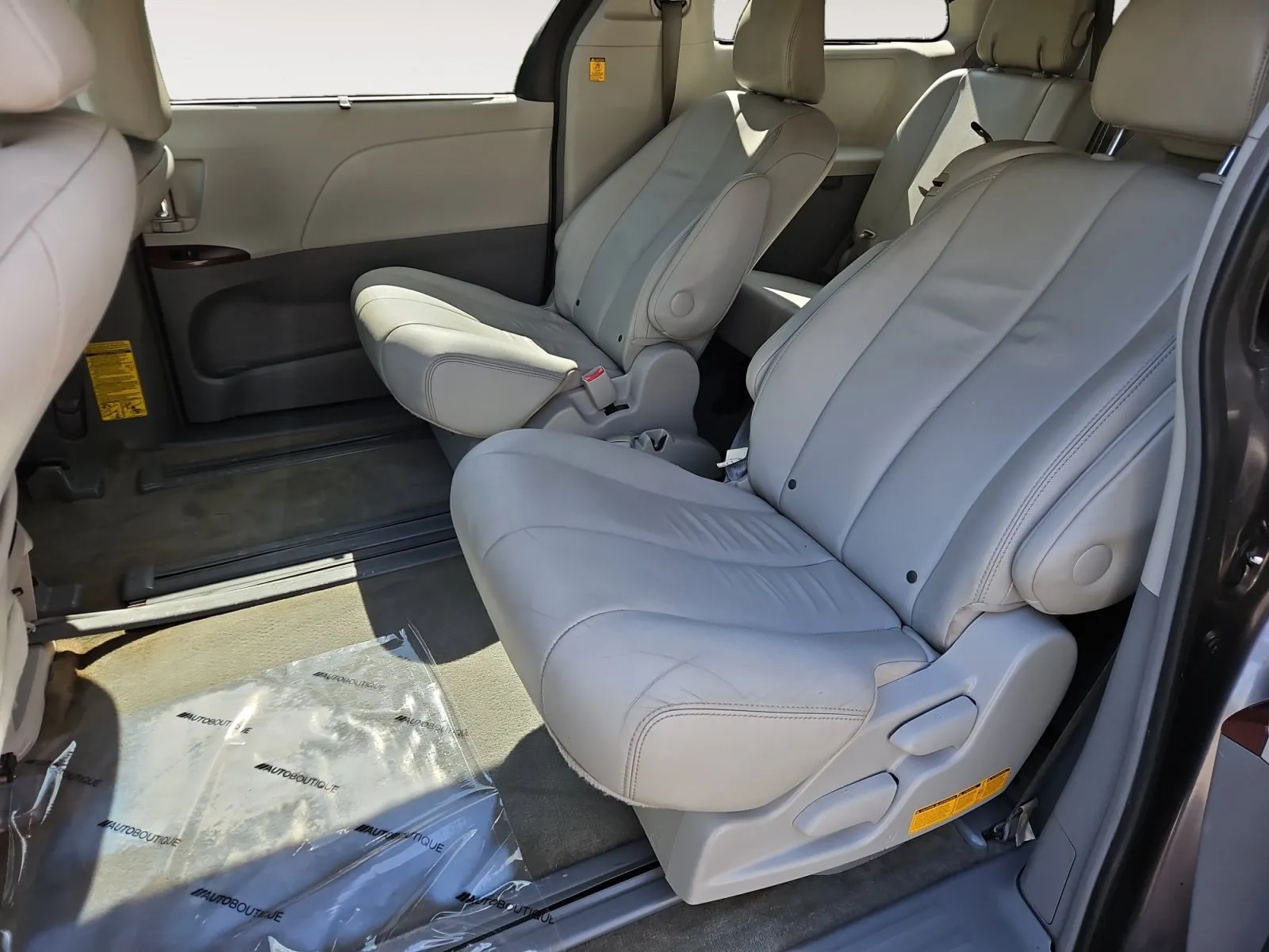 Toyota Sienna photo 13