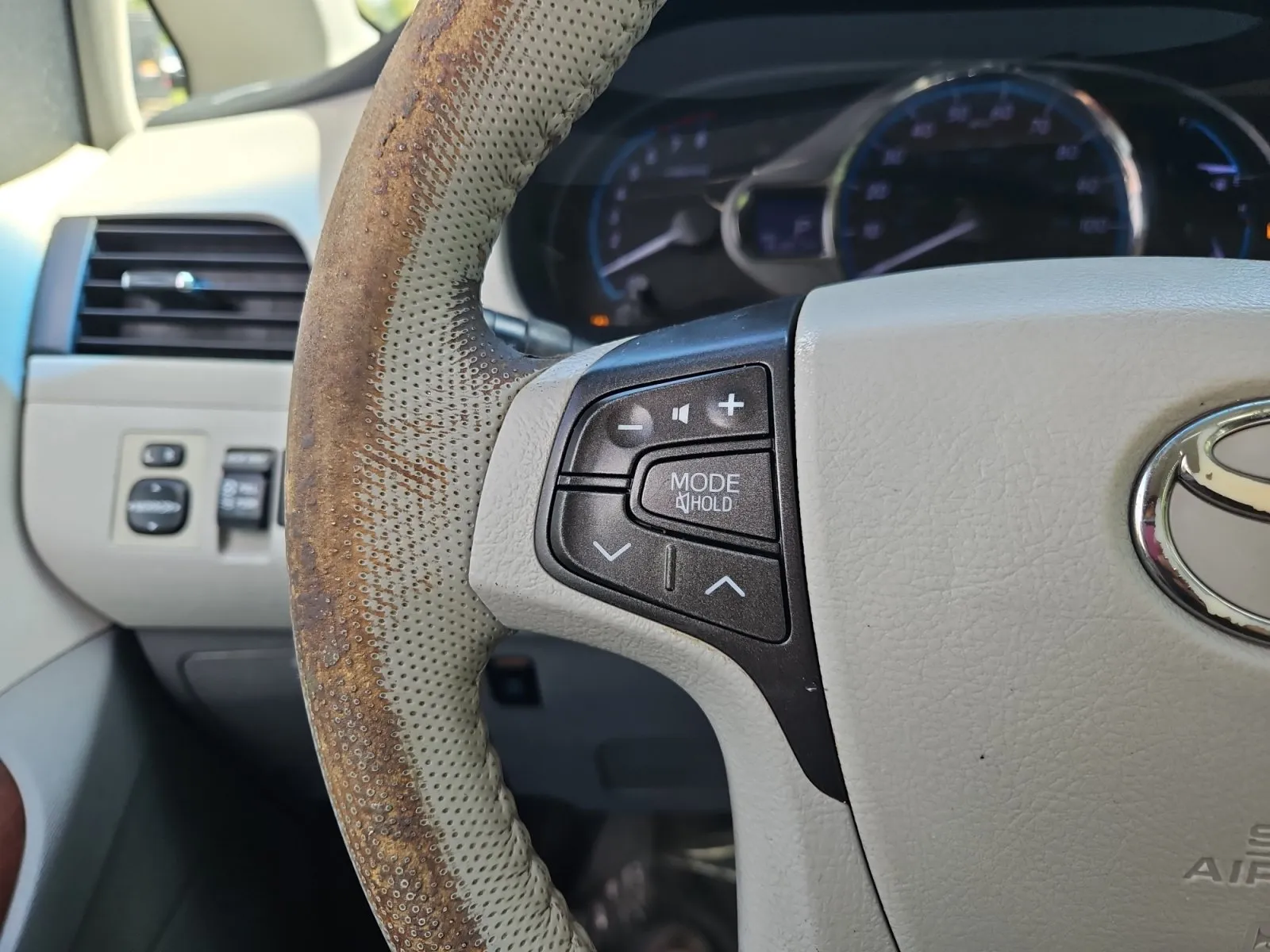 Toyota Sienna photo 22