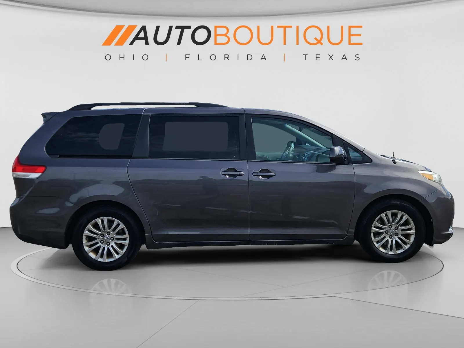 Toyota Sienna photo 6