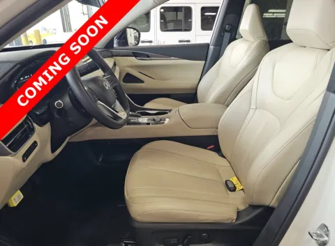 More photos of 2023 INFINITI QX60 LUXE at Auto Boutique Ohio, OH