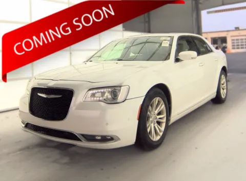 White 2016 Chrysler 300 Anniversary Edition for sale in Columbus, OH