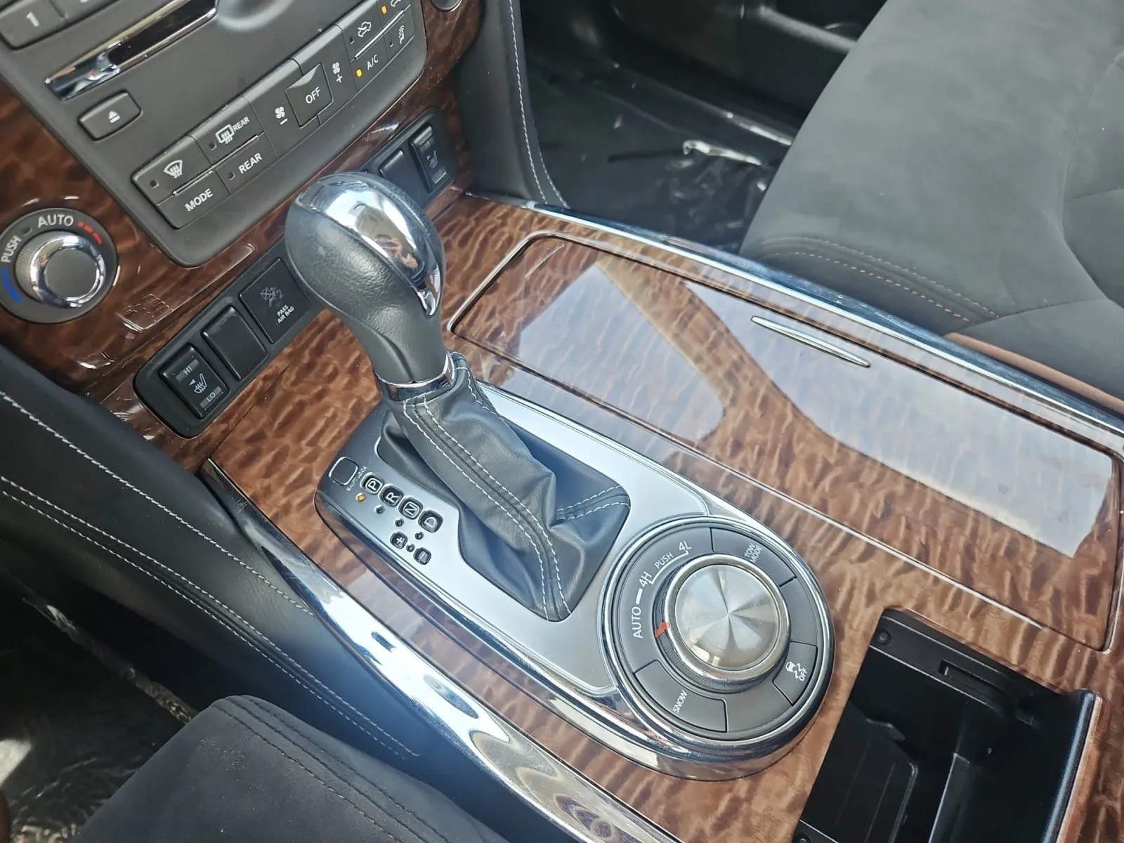 Nissan Armada photo 23