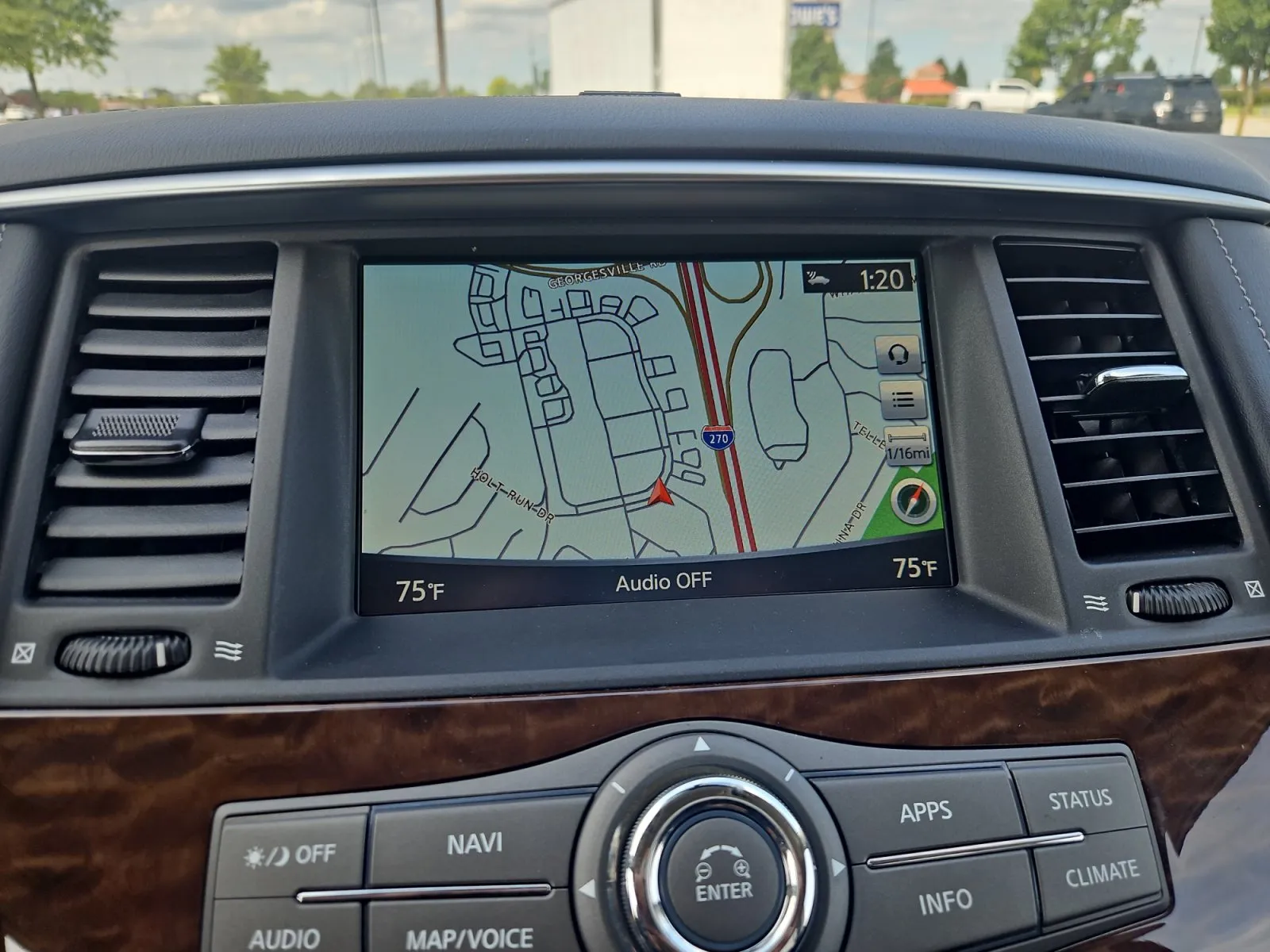 Nissan Armada photo 19