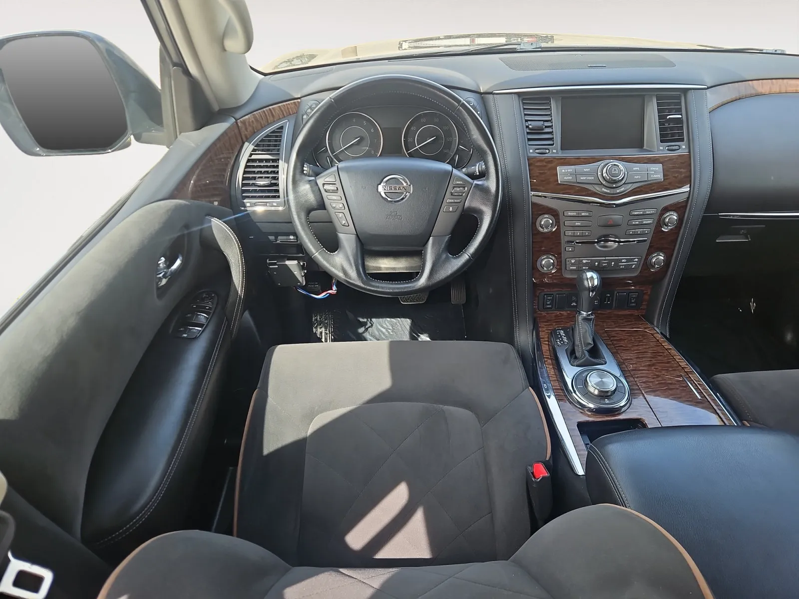 Nissan Armada photo 10