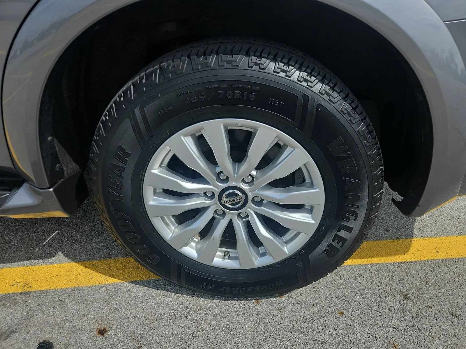Nissan Armada photo 16