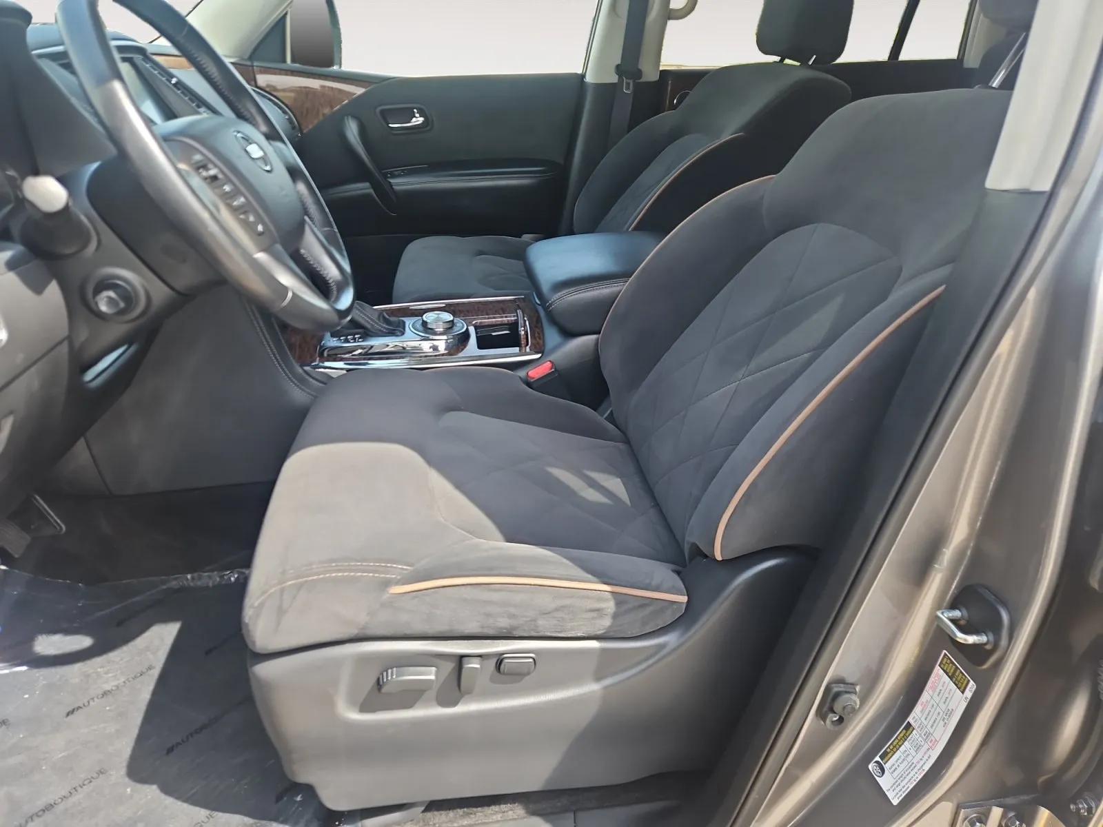 Nissan Armada photo 9