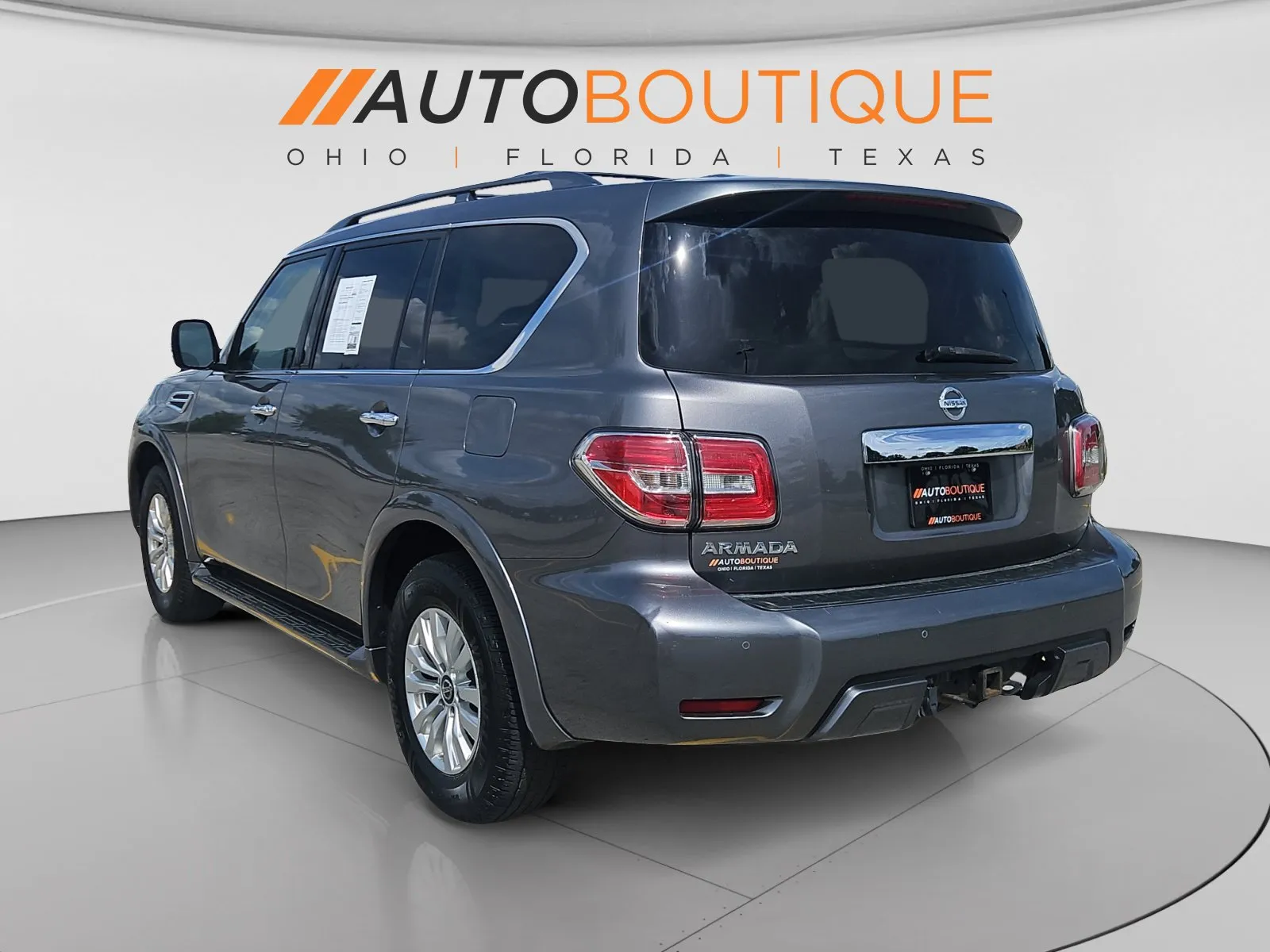 Nissan Armada photo 3