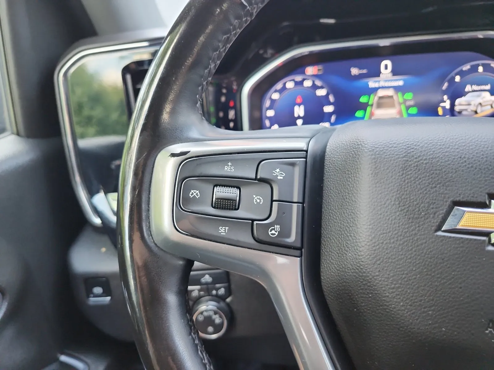 Chevrolet Silverado photo 24
