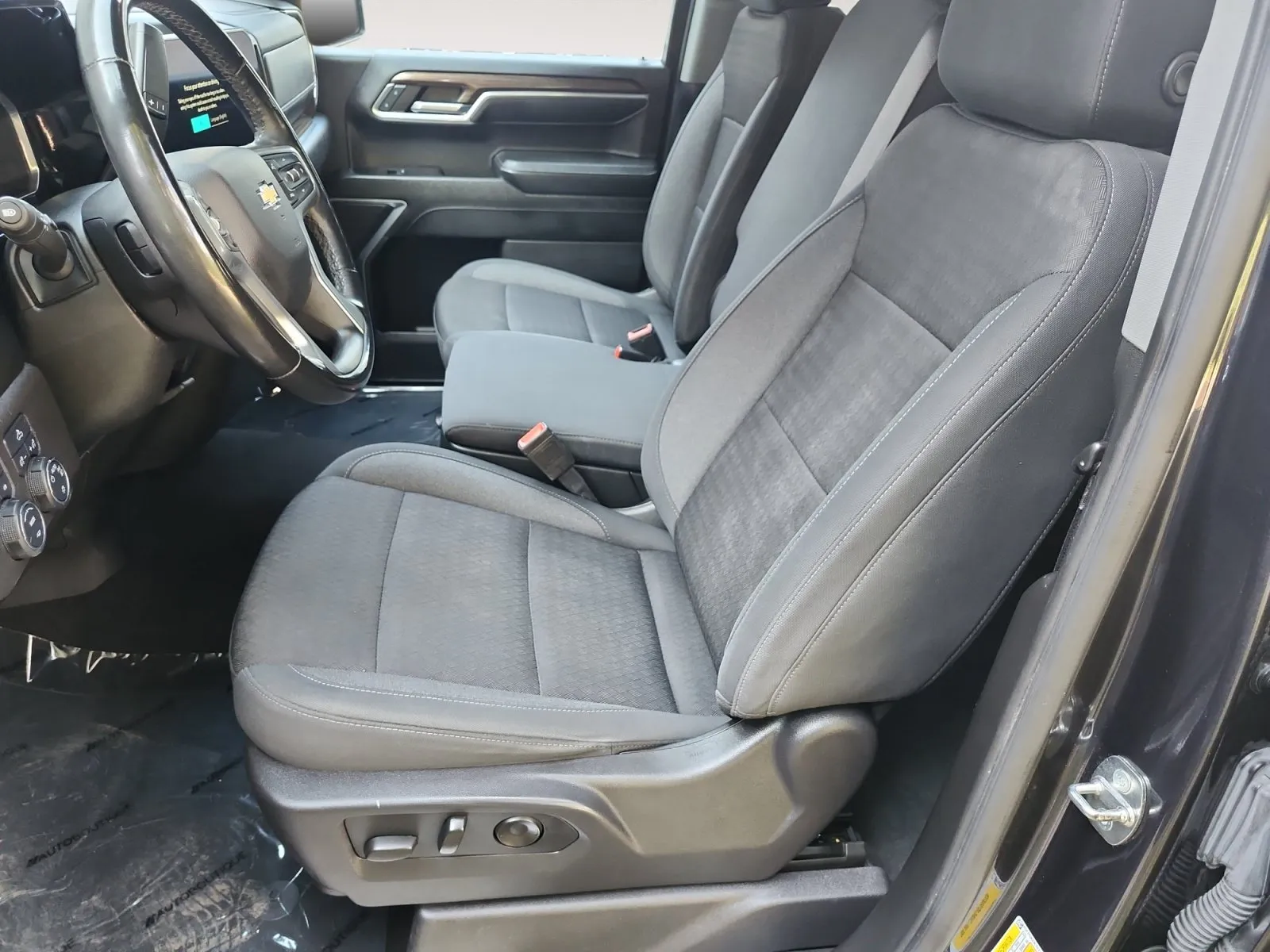 Chevrolet Silverado photo 9