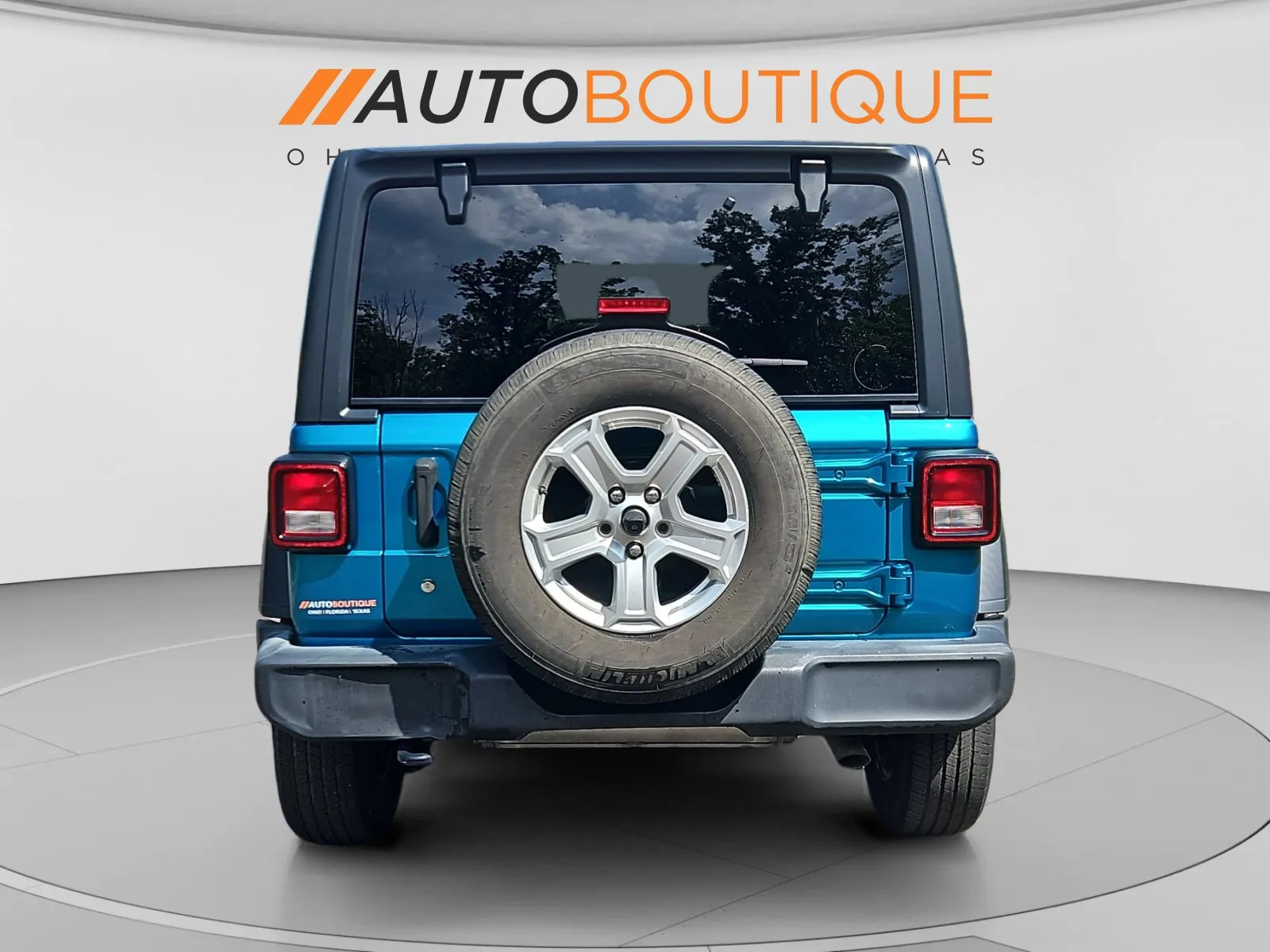Jeep Wrangler photo 4