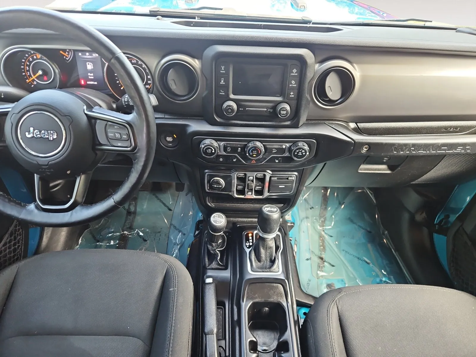 Jeep Wrangler photo 11