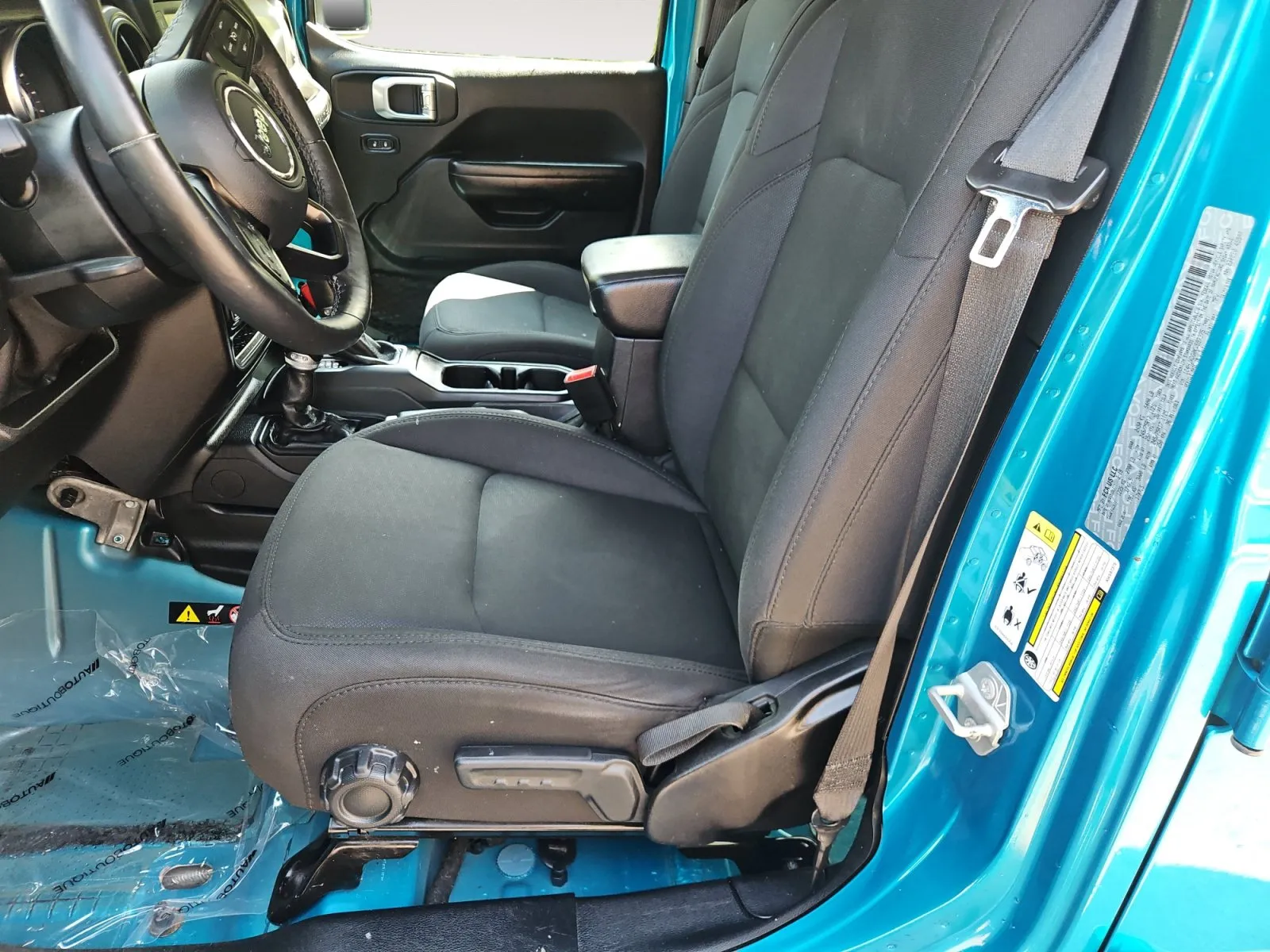 Jeep Wrangler photo 9