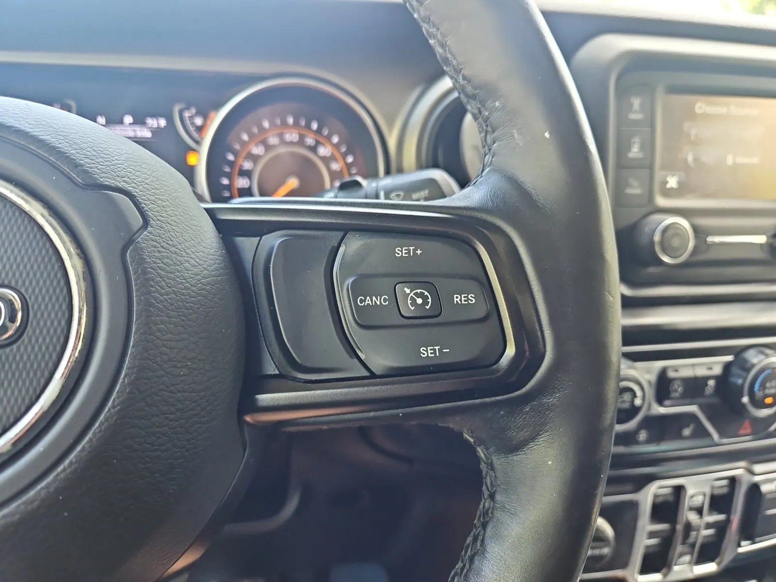 Jeep Wrangler photo 23