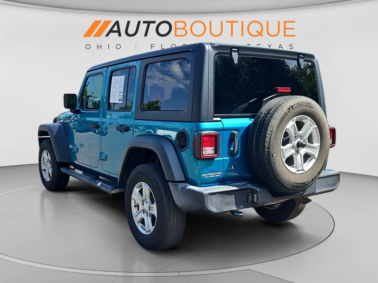 Jeep Wrangler photo 3