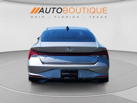 More photos of 2023 Hyundai Elantra Limited at Auto Boutique Ohio, OH