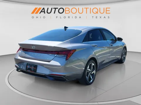 More photos of 2023 Hyundai Elantra Limited at Auto Boutique Ohio, OH