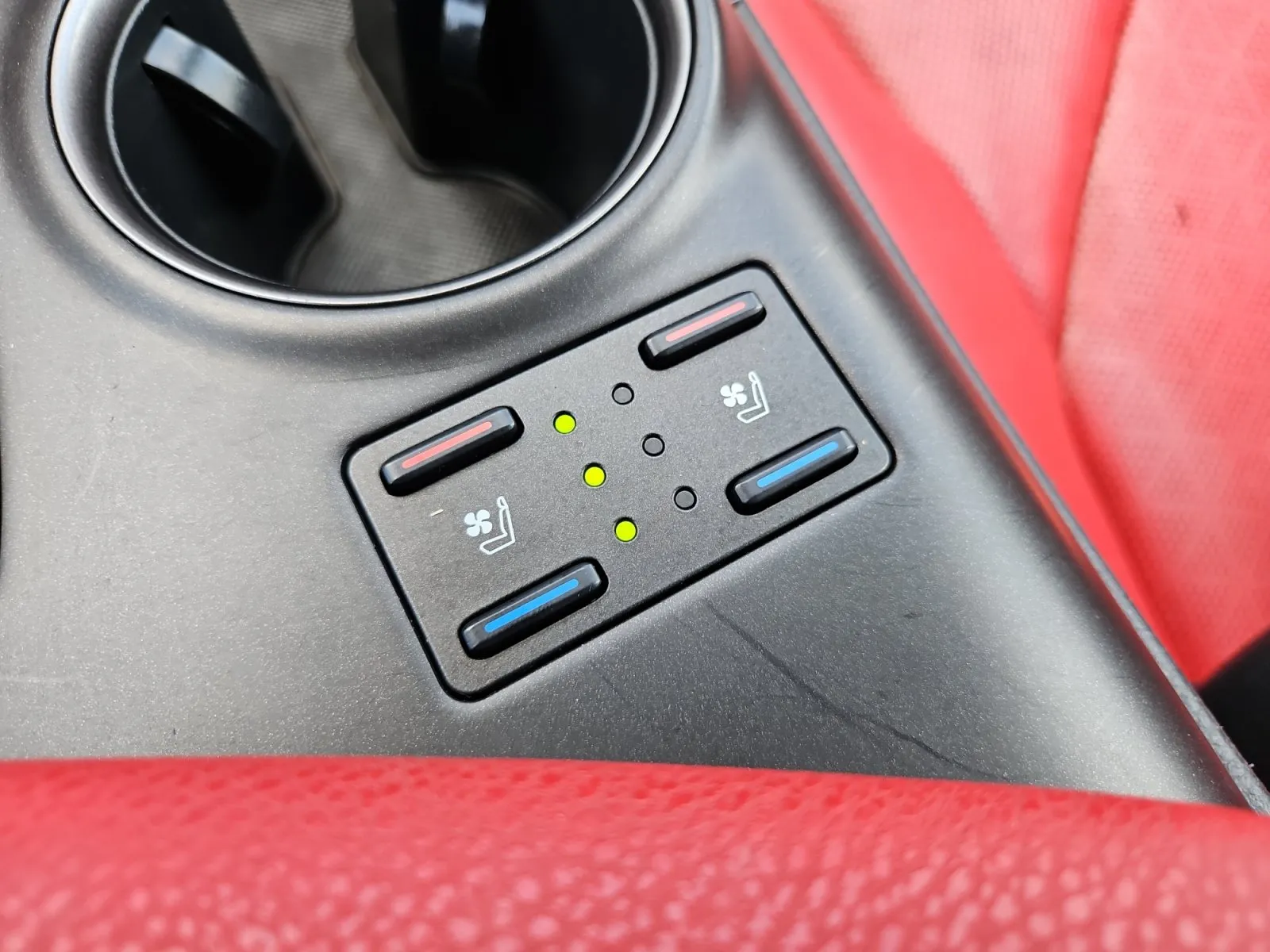 Toyota Camry photo 21