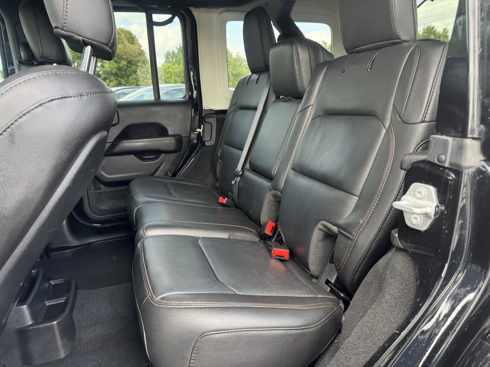 Jeep Wrangler photo 15