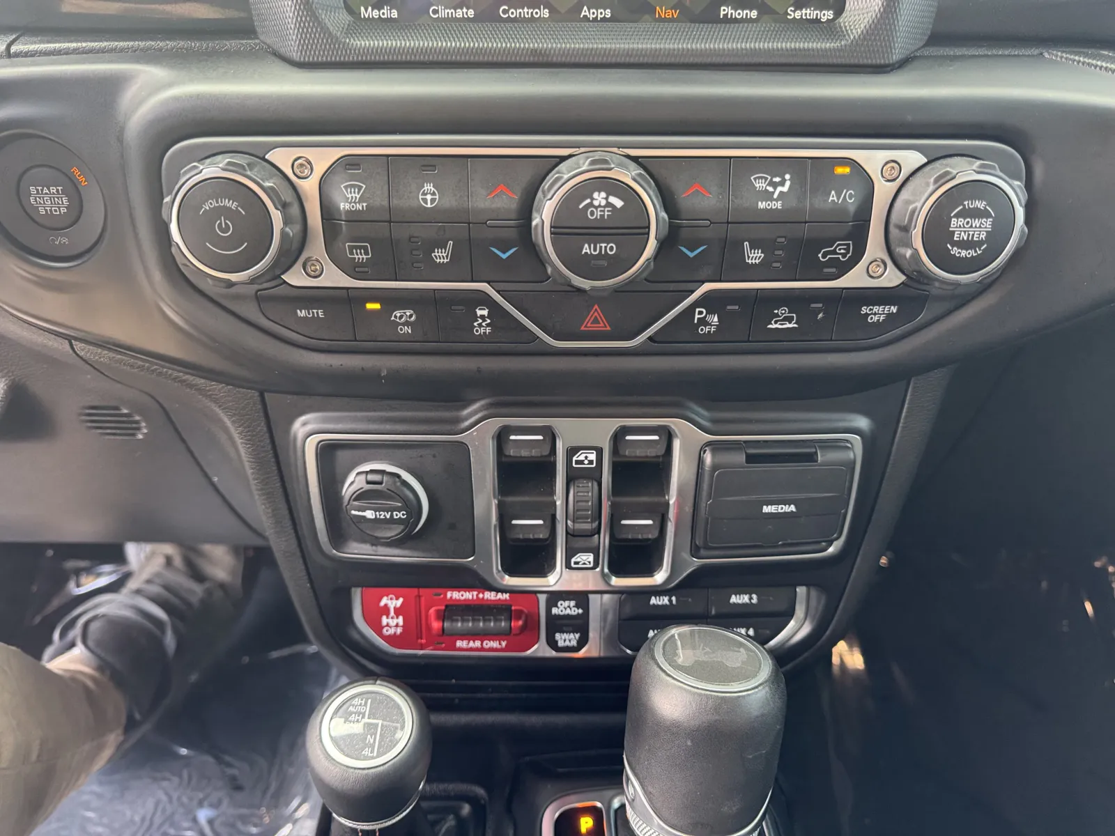 Jeep Wrangler photo 27