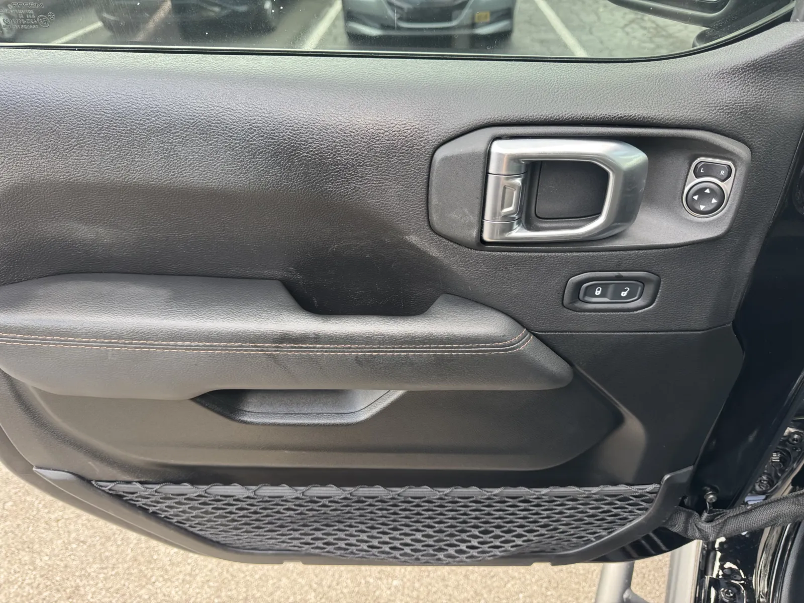 Jeep Wrangler photo 16