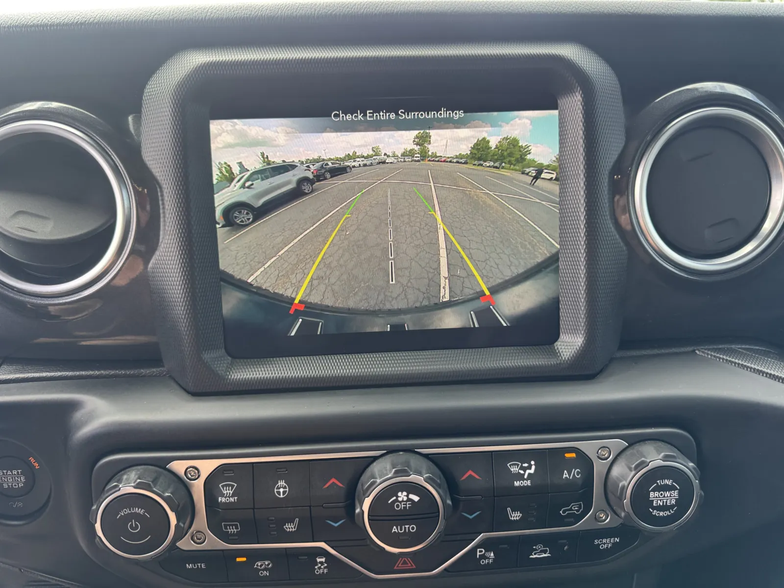Jeep Wrangler photo 25