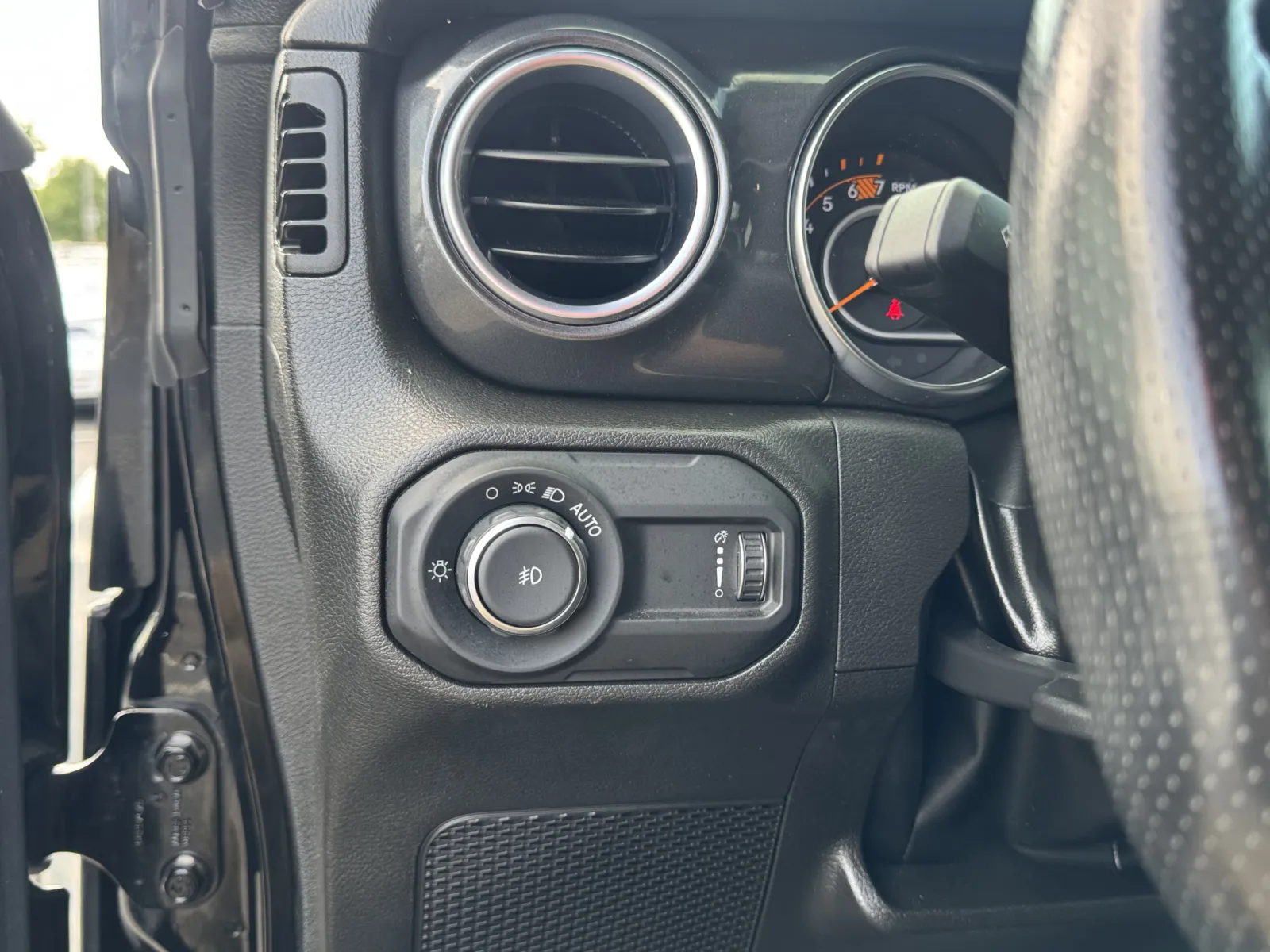 Jeep Wrangler photo 17