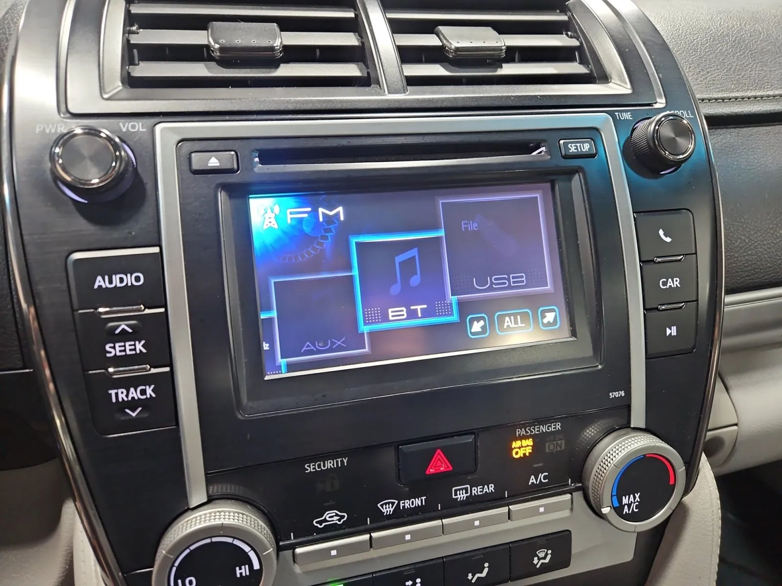 Toyota Camry photo 16