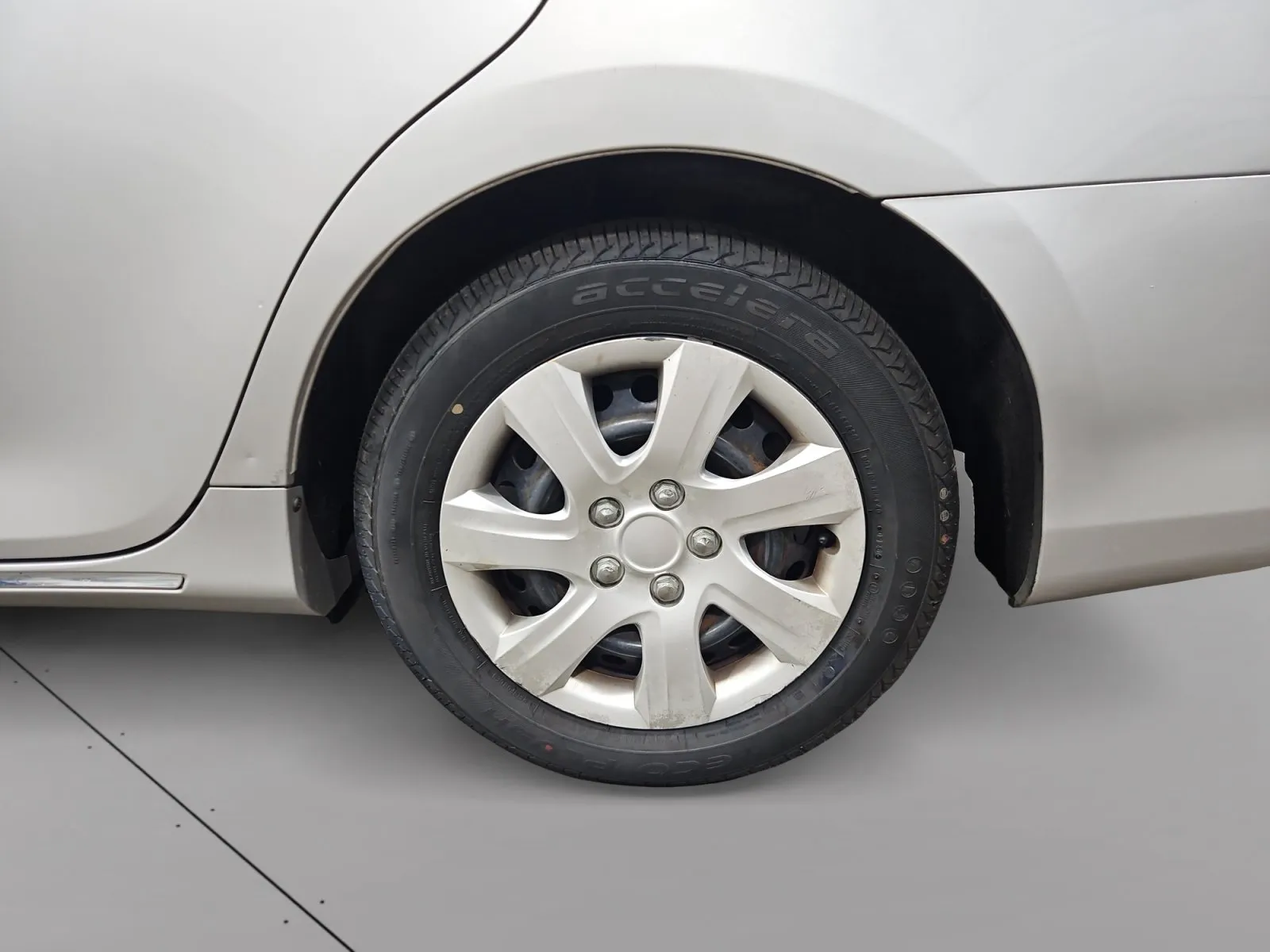 Toyota Camry photo 14