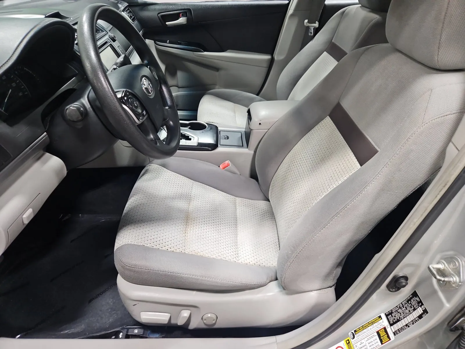 Toyota Camry photo 9