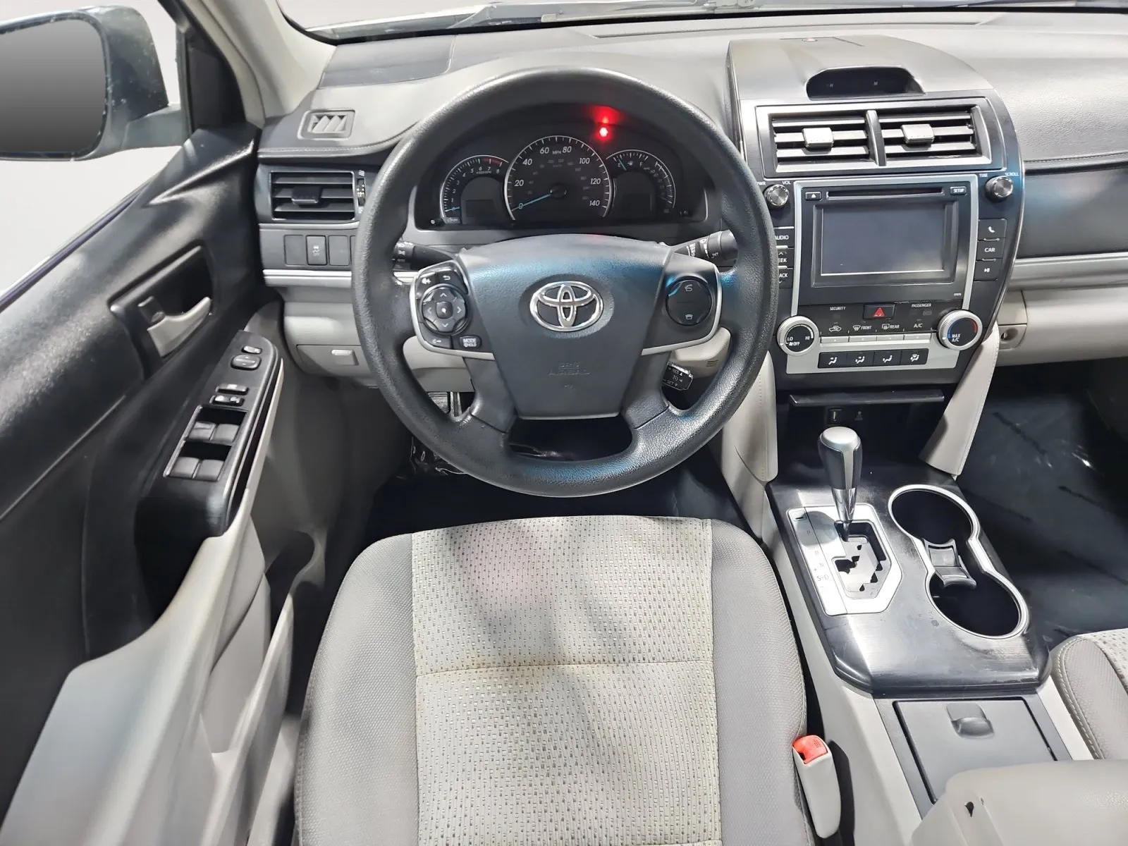 Toyota Camry photo 10