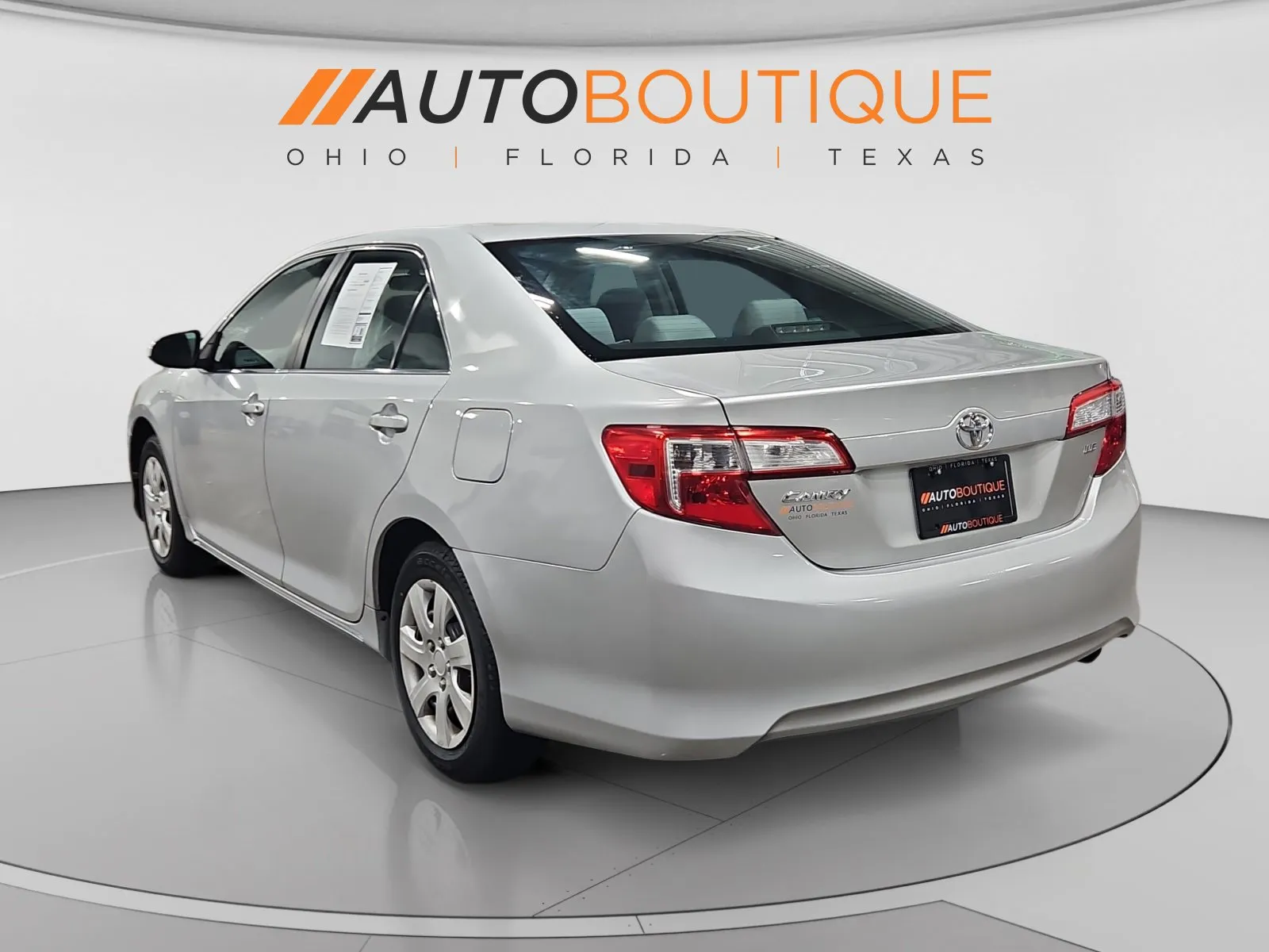Toyota Camry photo 3