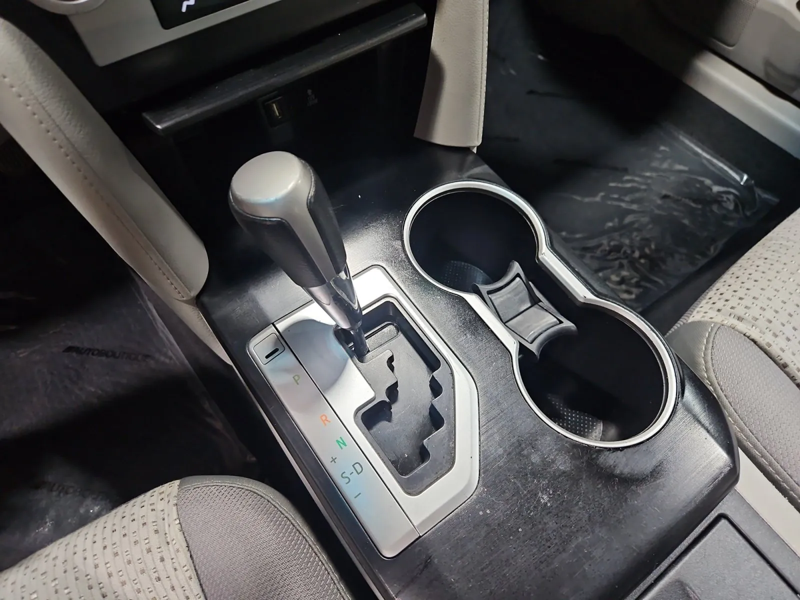 Toyota Camry photo 17