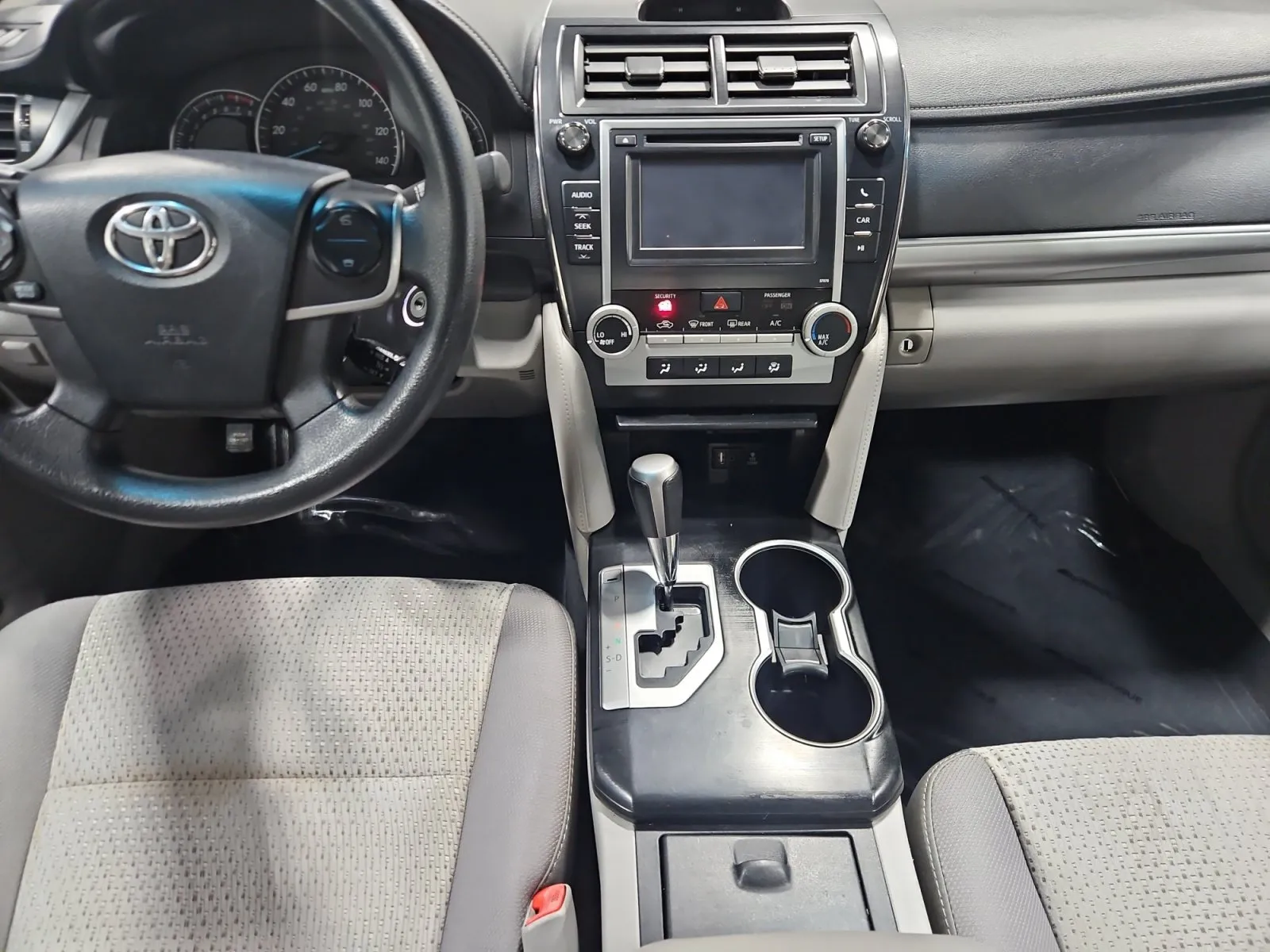 Toyota Camry photo 11