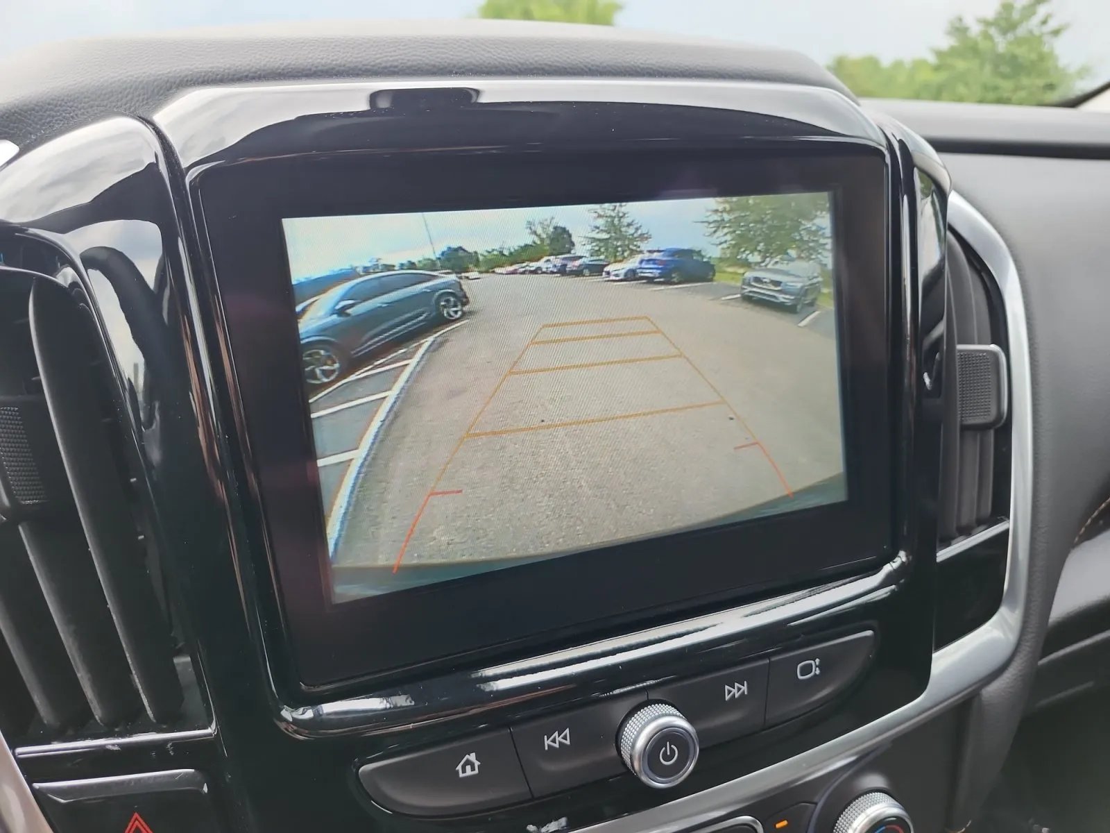 Chevrolet Traverse photo 18