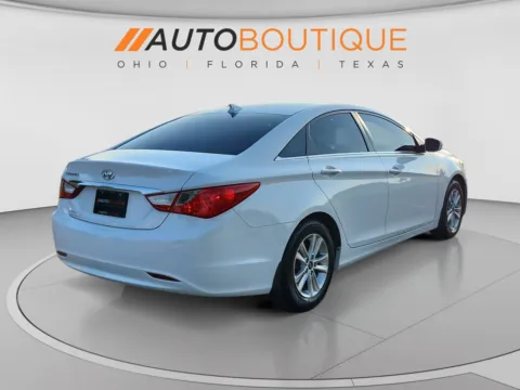 More photos of 2013 Hyundai Sonata GLS at Auto Boutique Ohio, OH