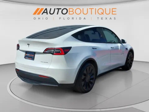 More photos of 2021 Tesla Model Y Long Range at Auto Boutique Ohio, OH
