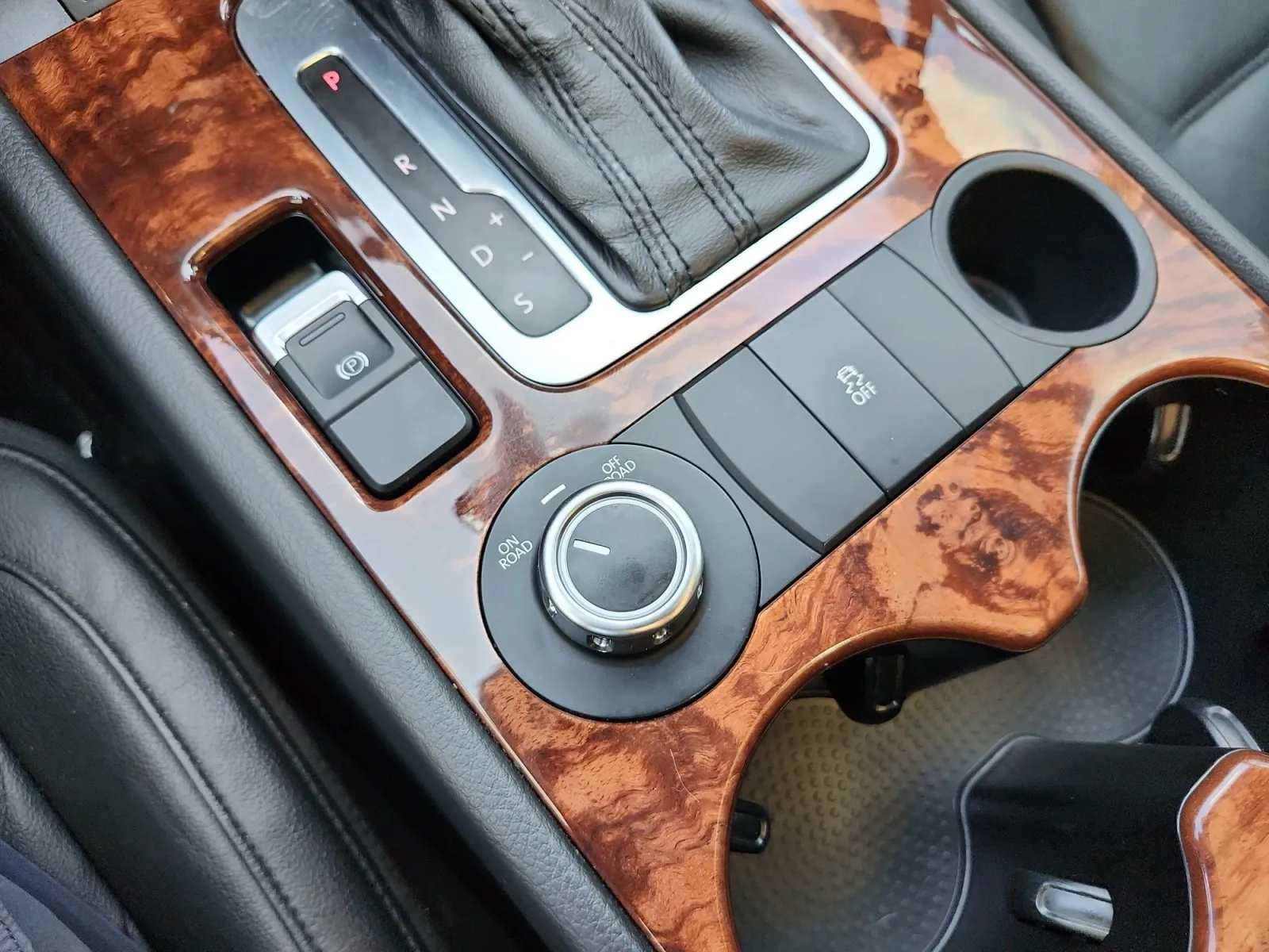 Volkswagen Touareg photo 24