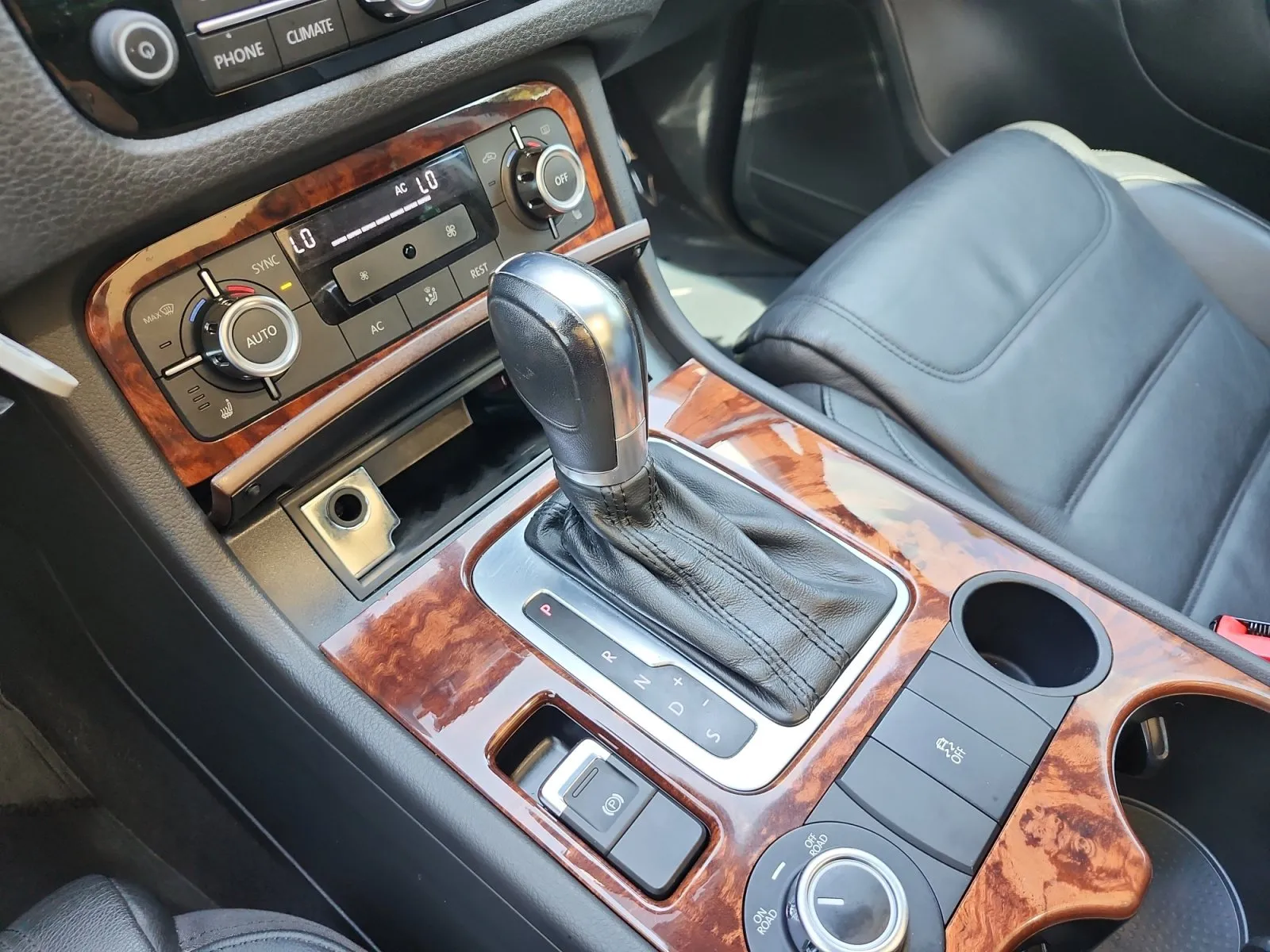 Volkswagen Touareg photo 25