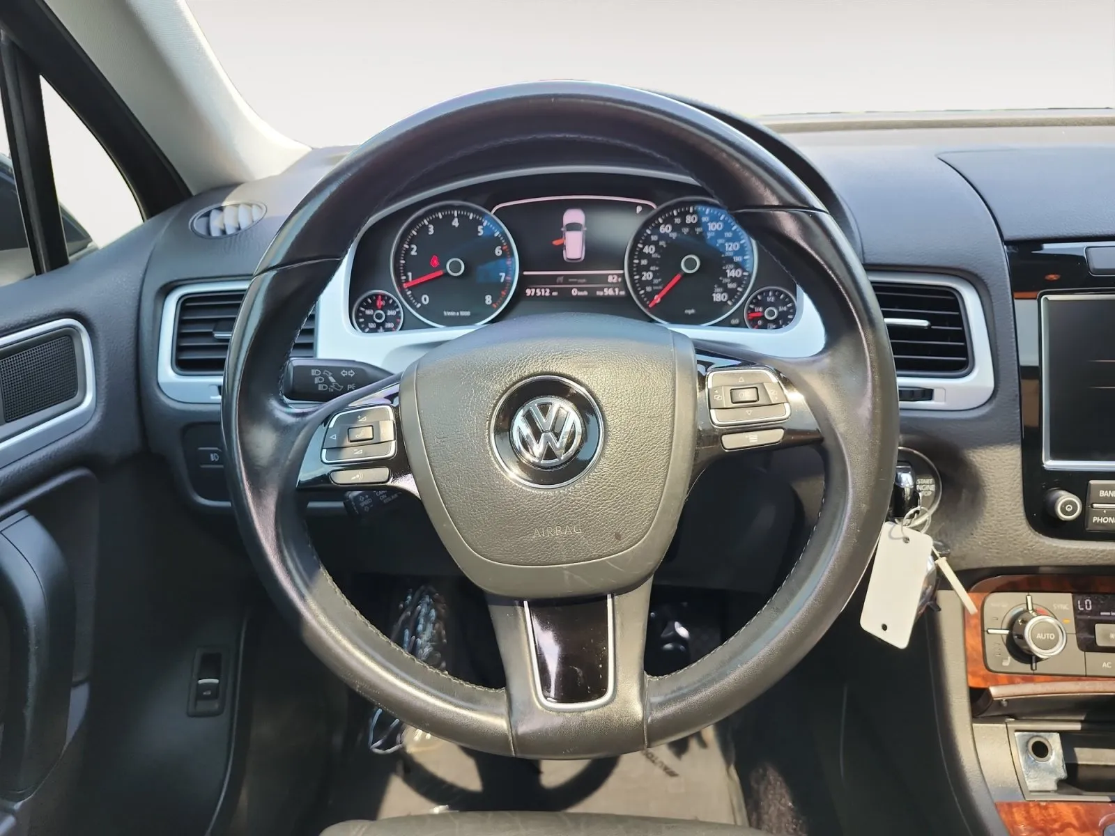 Volkswagen Touareg photo 12