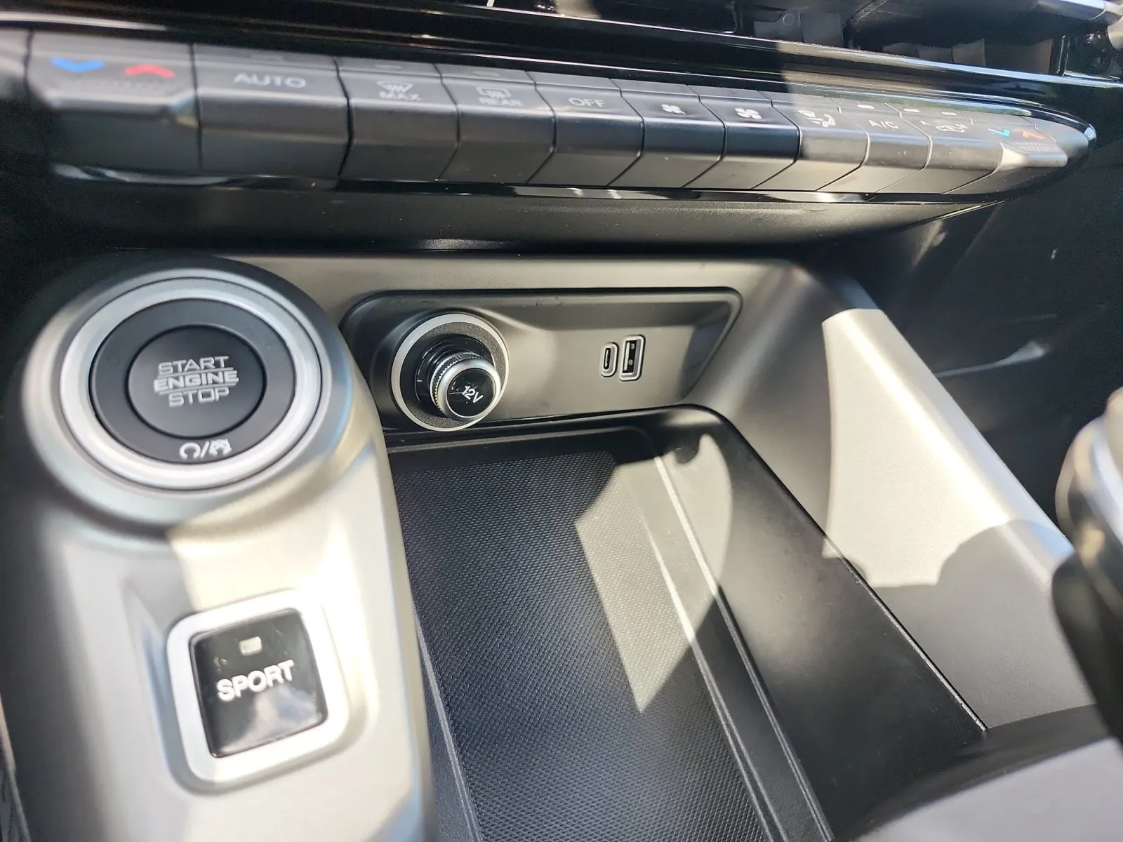 Dodge Hornet photo 22