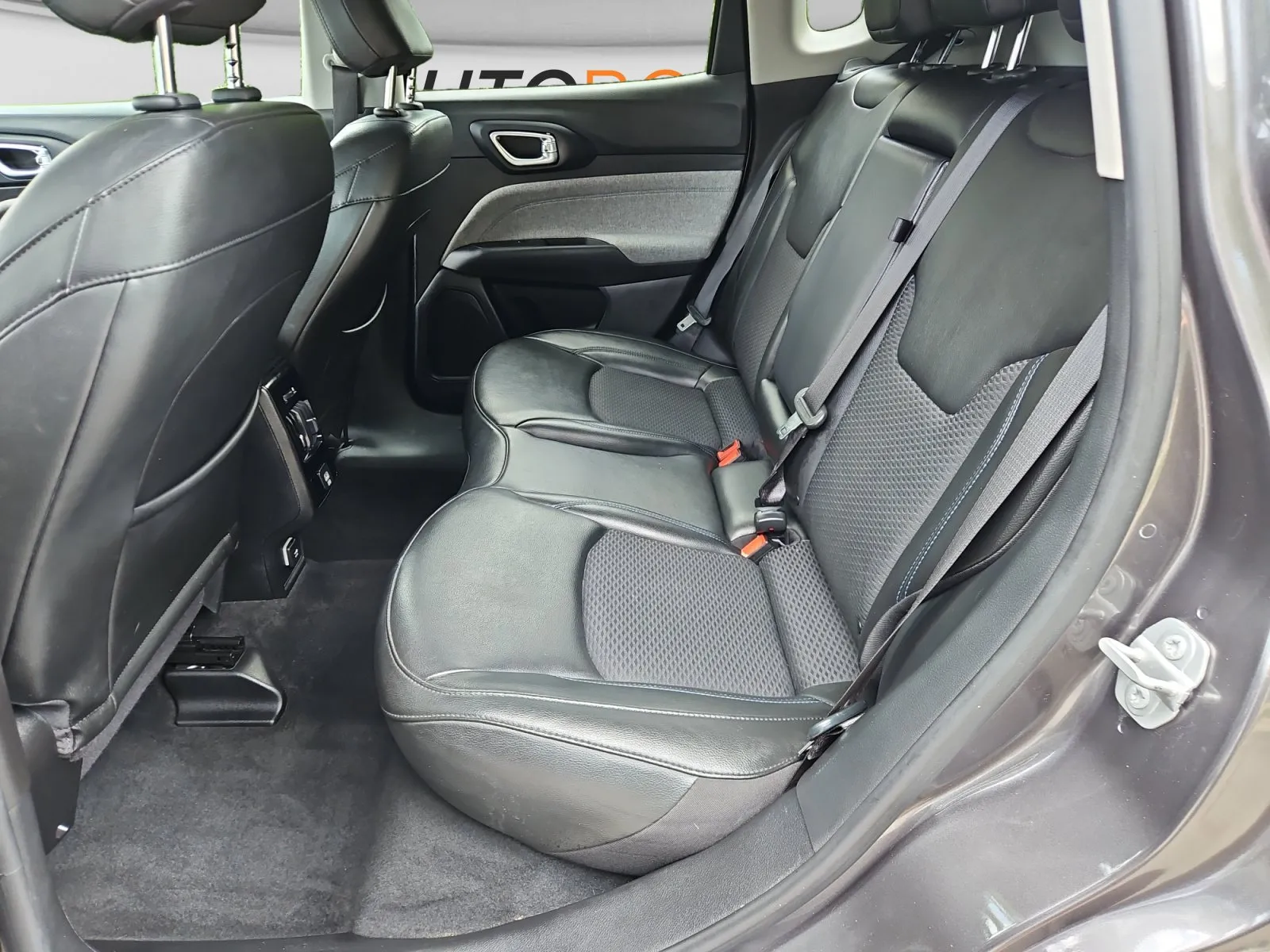 Jeep Compass photo 14