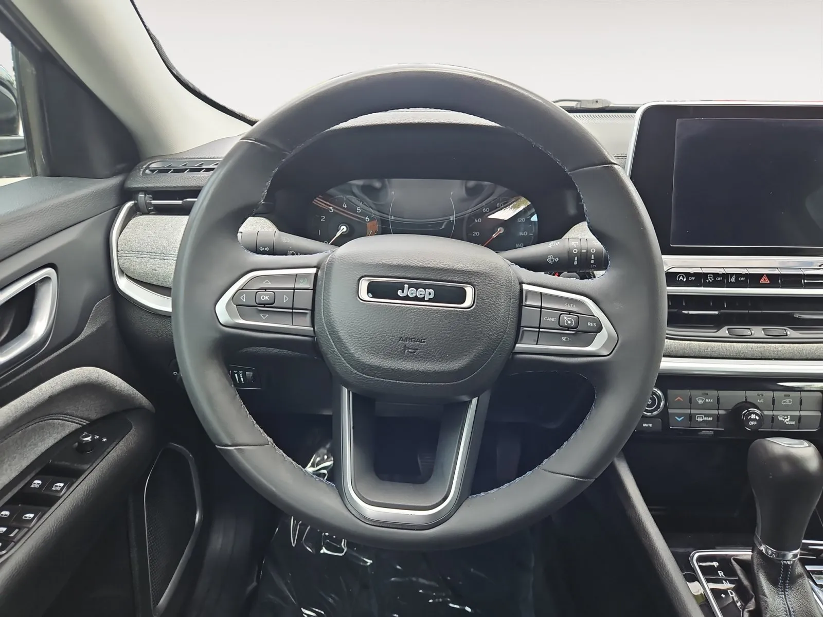 Jeep Compass photo 12