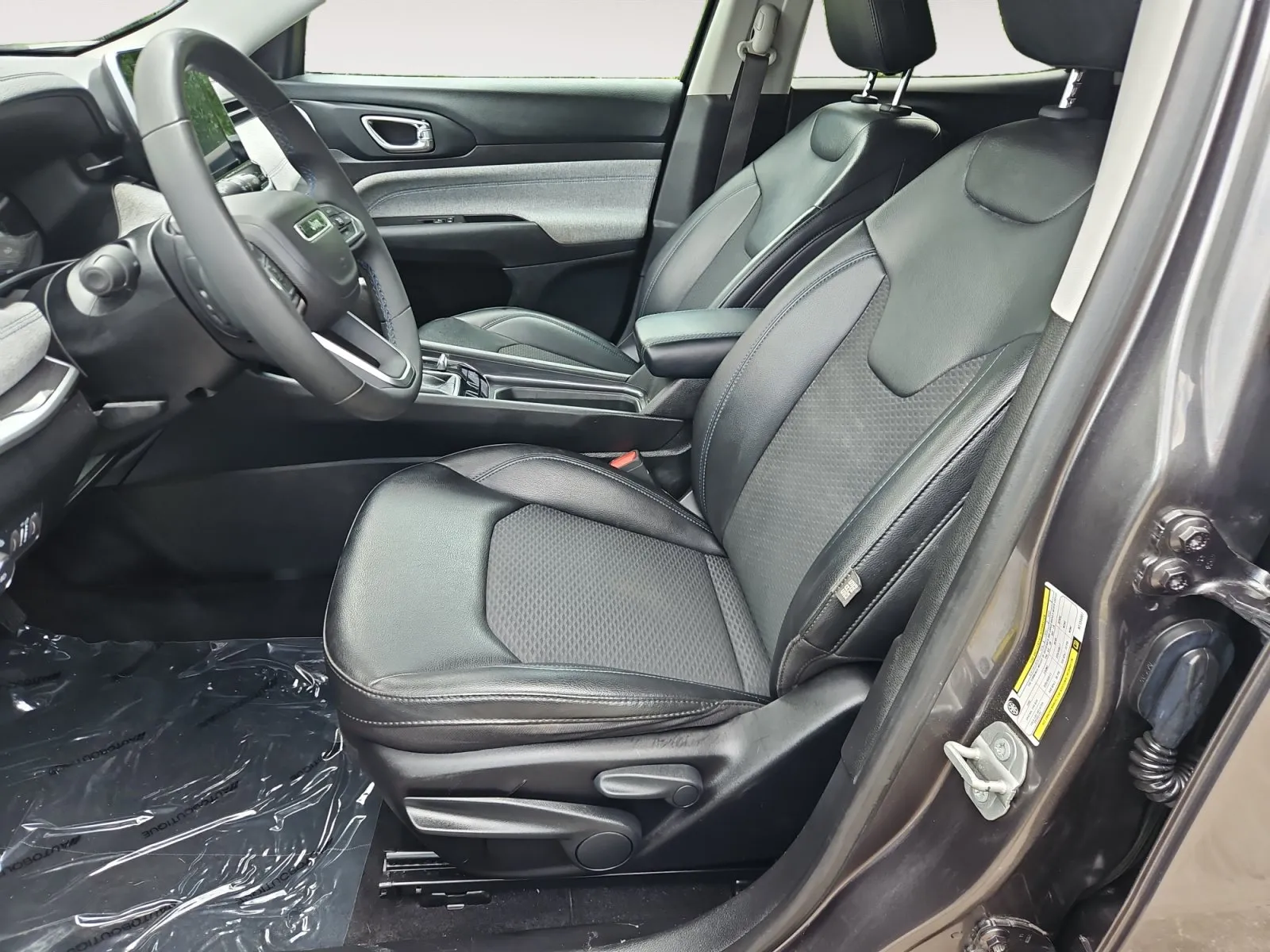 Jeep Compass photo 9