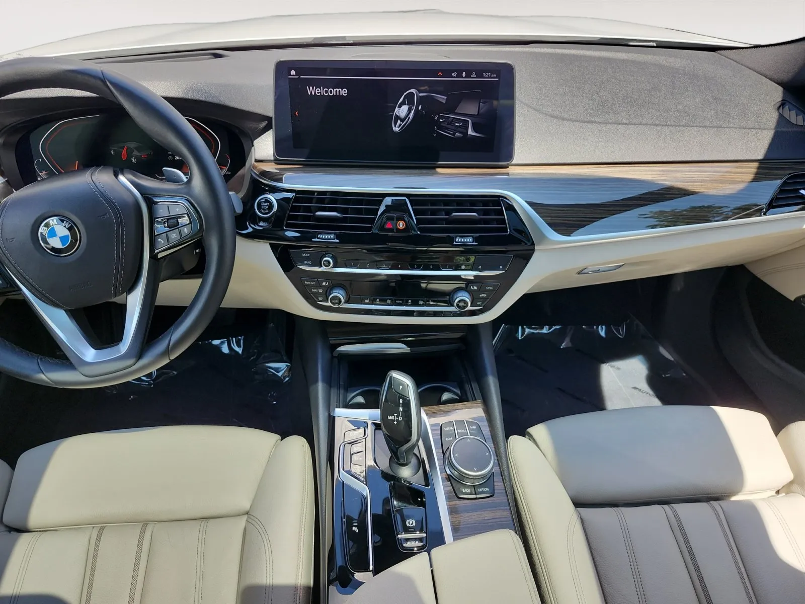 BMW 5 Series photo 11
