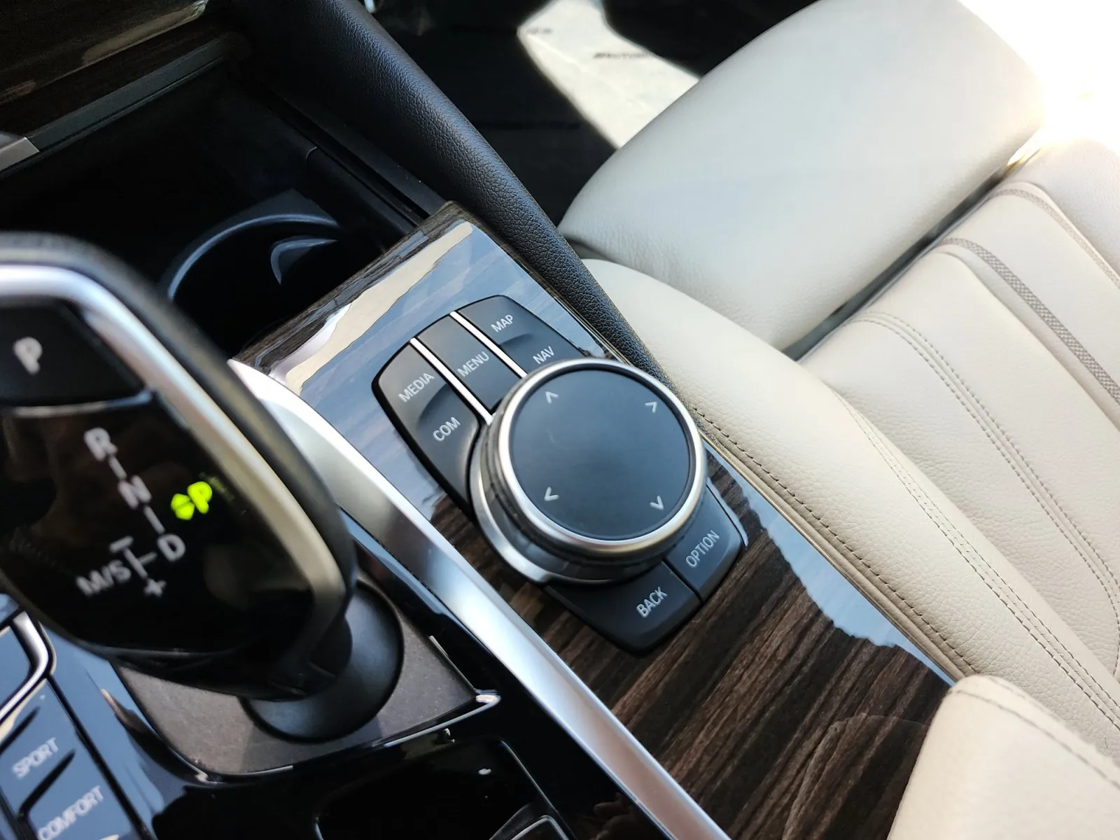 BMW 5 Series photo 25