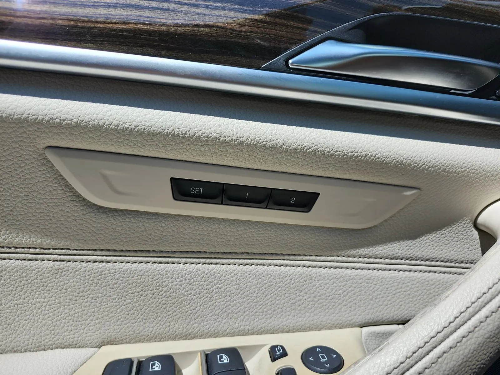 BMW 5 Series photo 16